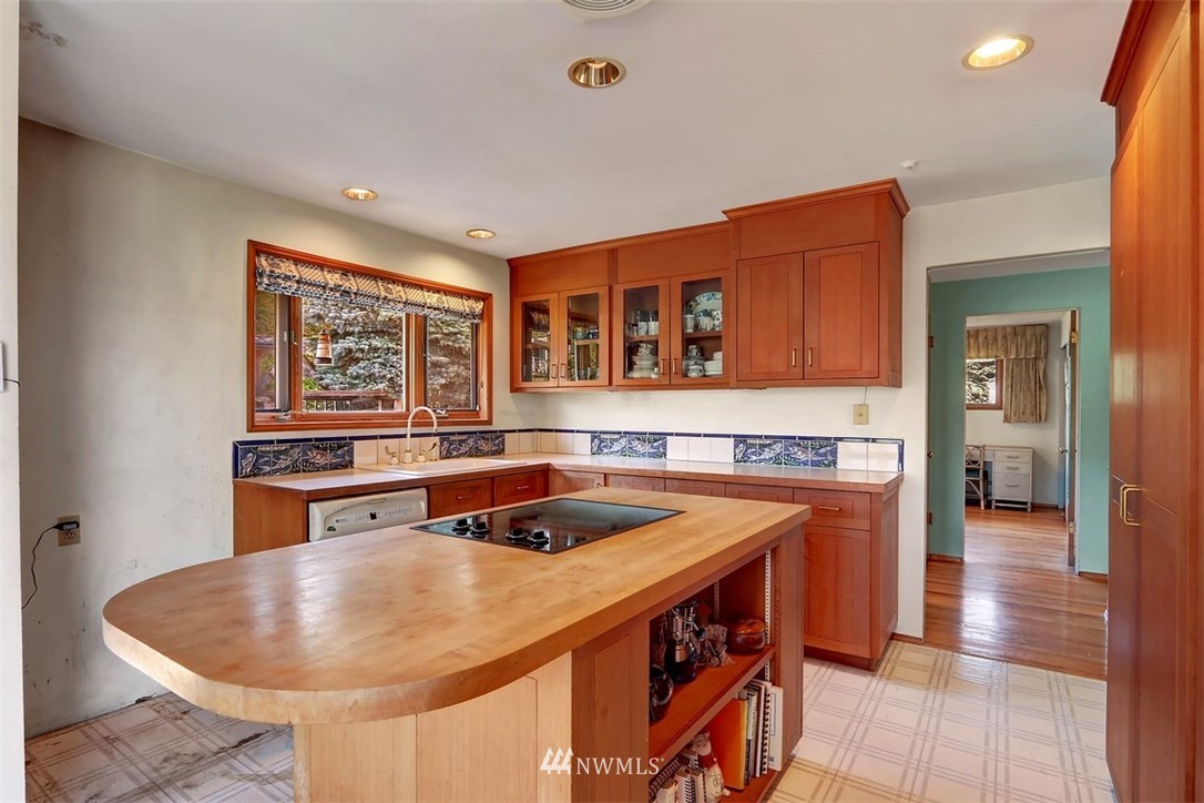 4052 Southwest Donovan Street Seattle, WA 98136 - Photo 14 of 35 Gallery Image 14