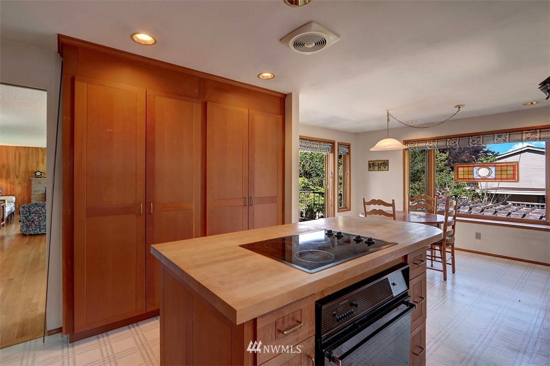 4052 Southwest Donovan Street Seattle, WA 98136 - Photo 15 of 35 Gallery Image 15