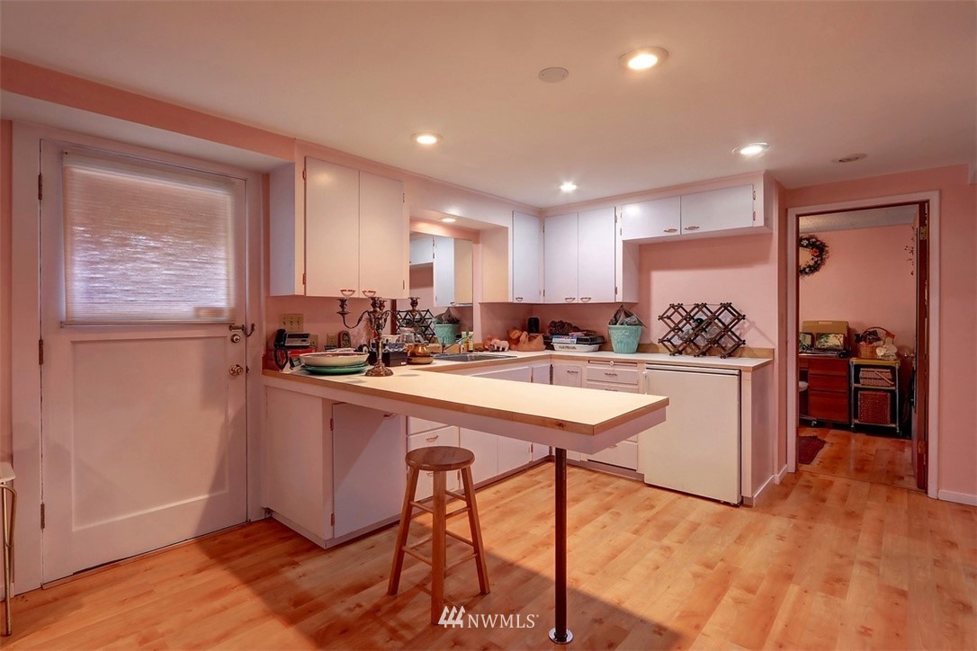 4052 Southwest Donovan Street Seattle, WA 98136 - Photo 25 of 35 Gallery Image 25