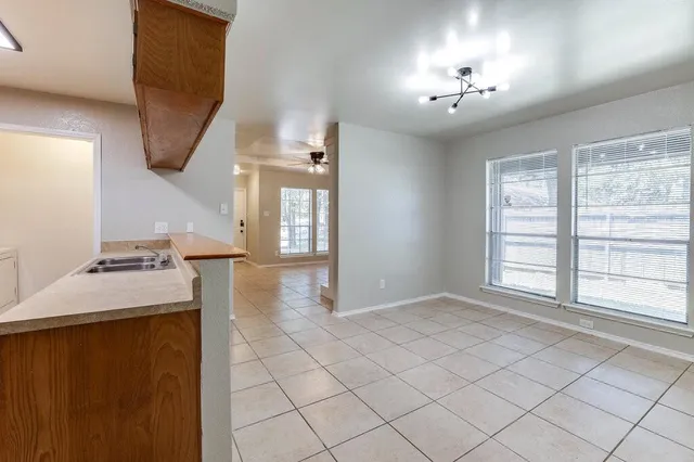 $1,675 | 32 Shady Valley Court, Mansfield, TX 76063