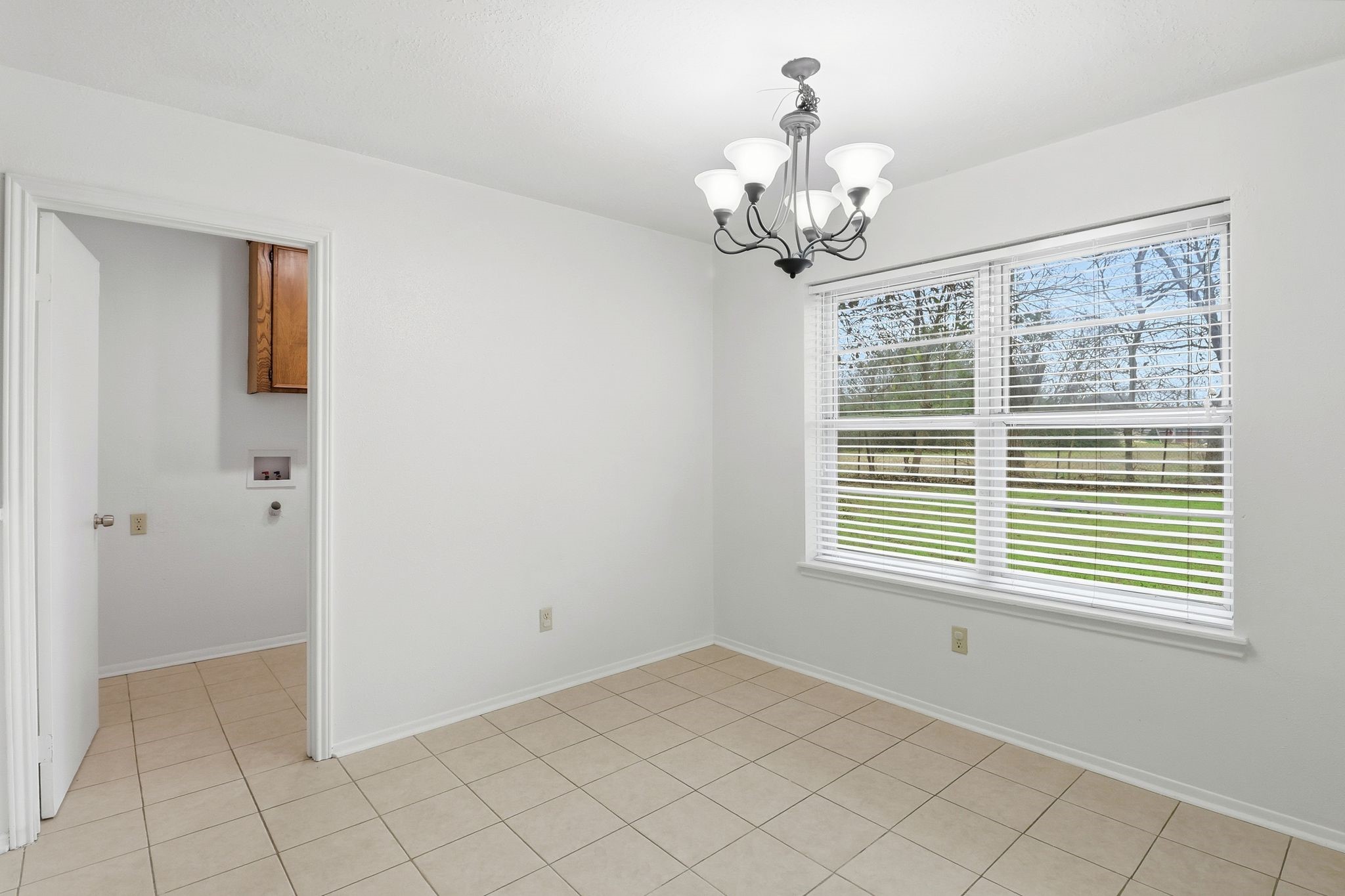 2000 Hamilton Street Rosenberg, TX 77471 - Photo 29 of 50 a view of an empty room with a window