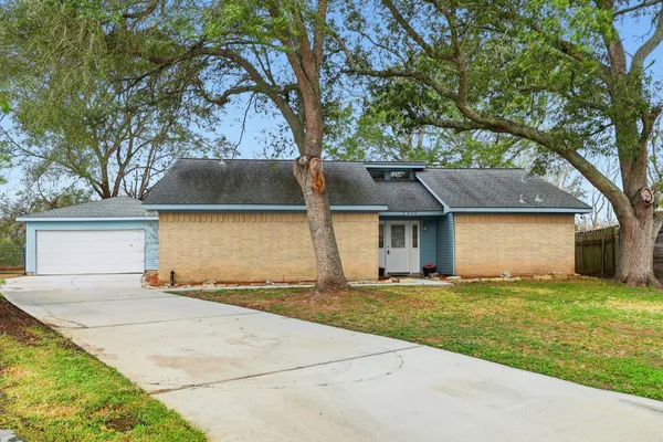 $250,000 | 2000 Hamilton Street, Rosenberg, TX 77471