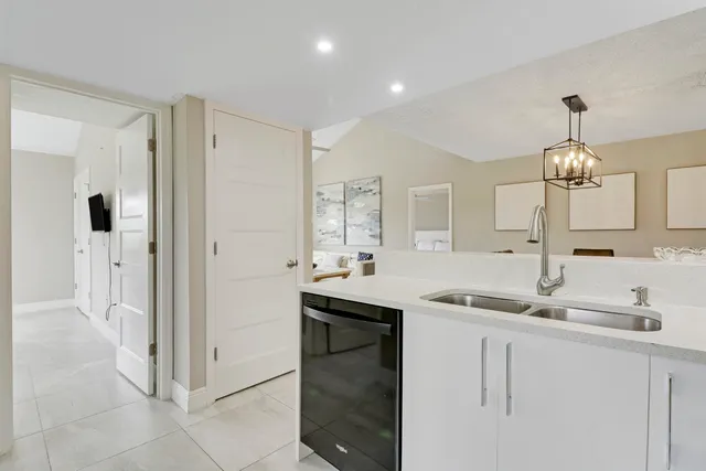 $14,000 | 360 Bella Vista Court North, Unit 60, Jupiter, FL 33477