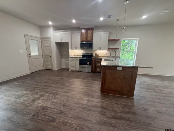 $249,900 | 817 Boyd Avenue, Tyler, TX 75701