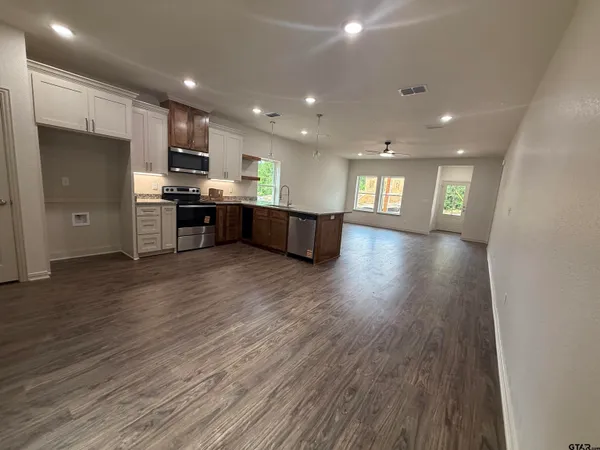 $249,900 | 817 Boyd Avenue, Tyler, TX 75701