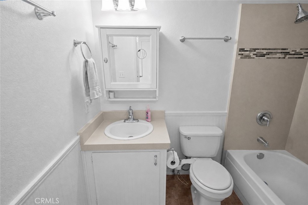 16436 Poco Circle Huntington Beach, CA 92649 - Photo 17 of 48