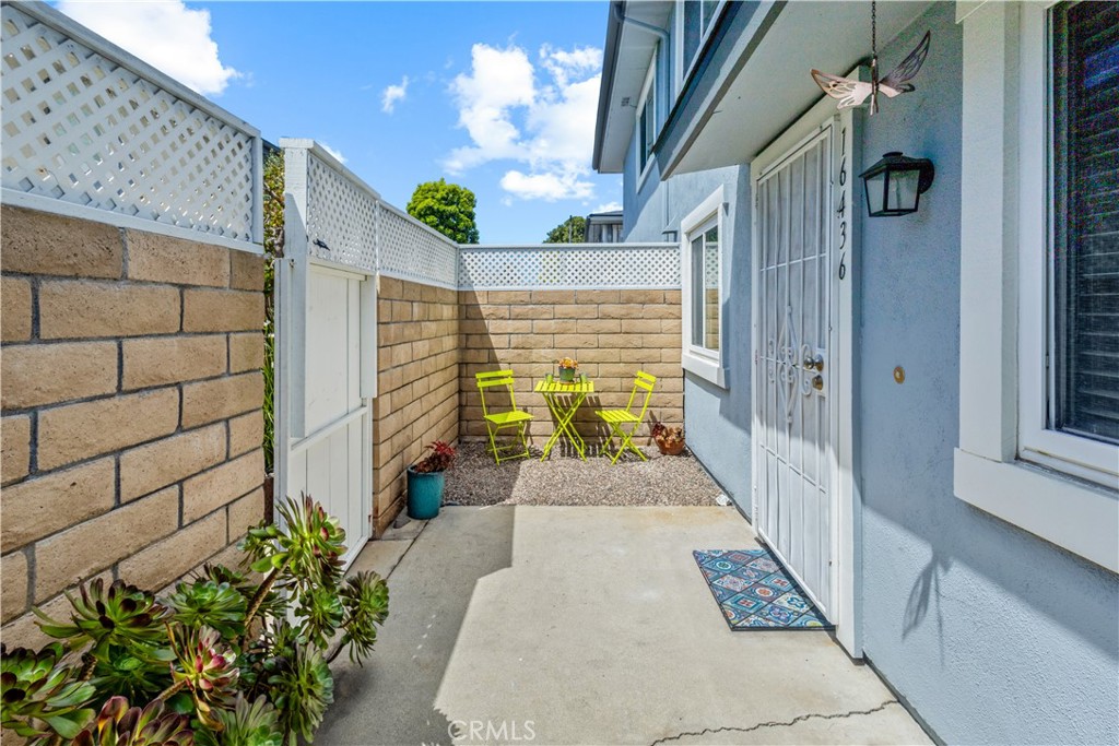 16436 Poco Circle Huntington Beach, CA 92649 - Photo 4 of 48
