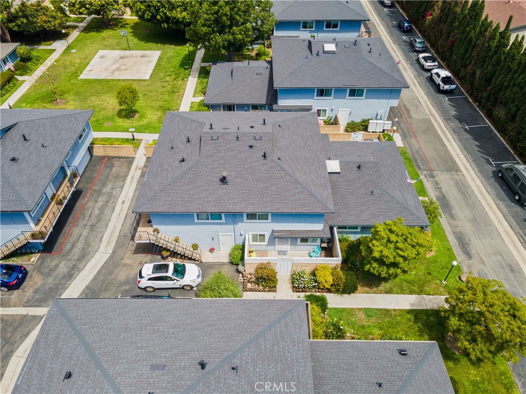 16436 Poco Circle Huntington Beach, CA 92649 - Photo 5 of 48