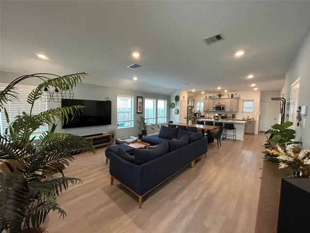 $2,300 | 21207 Bering Reach Drive, Cypress, TX 77433