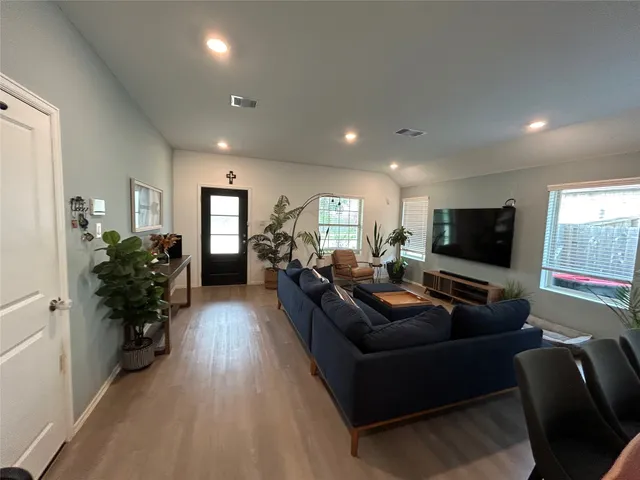 $2,300 | 21207 Bering Reach Drive, Cypress, TX 77433