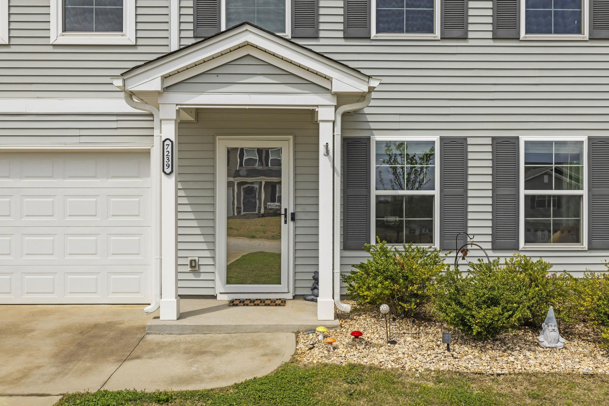 7239 Clemie Court Boiling Springs, SC 29316 - Photo 4 of 36