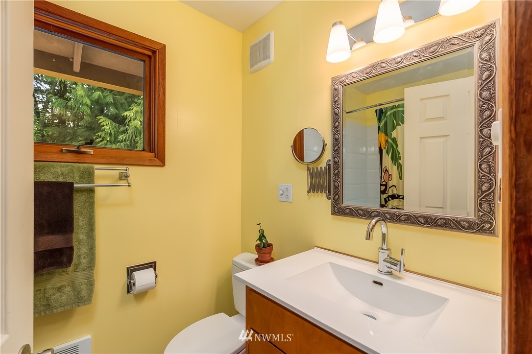 4639 Sand Road Bellingham, WA 98226 - Photo 10 of 25 Gallery Image 10