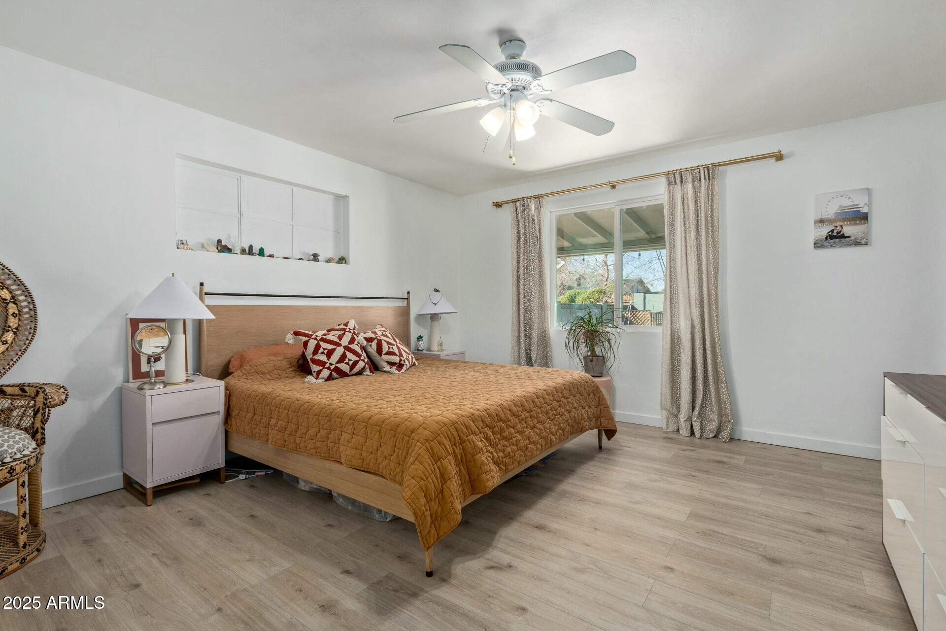 4718 North 35th Way Phoenix, AZ 85018 - Photo 12 of 20 Primary Bedroom