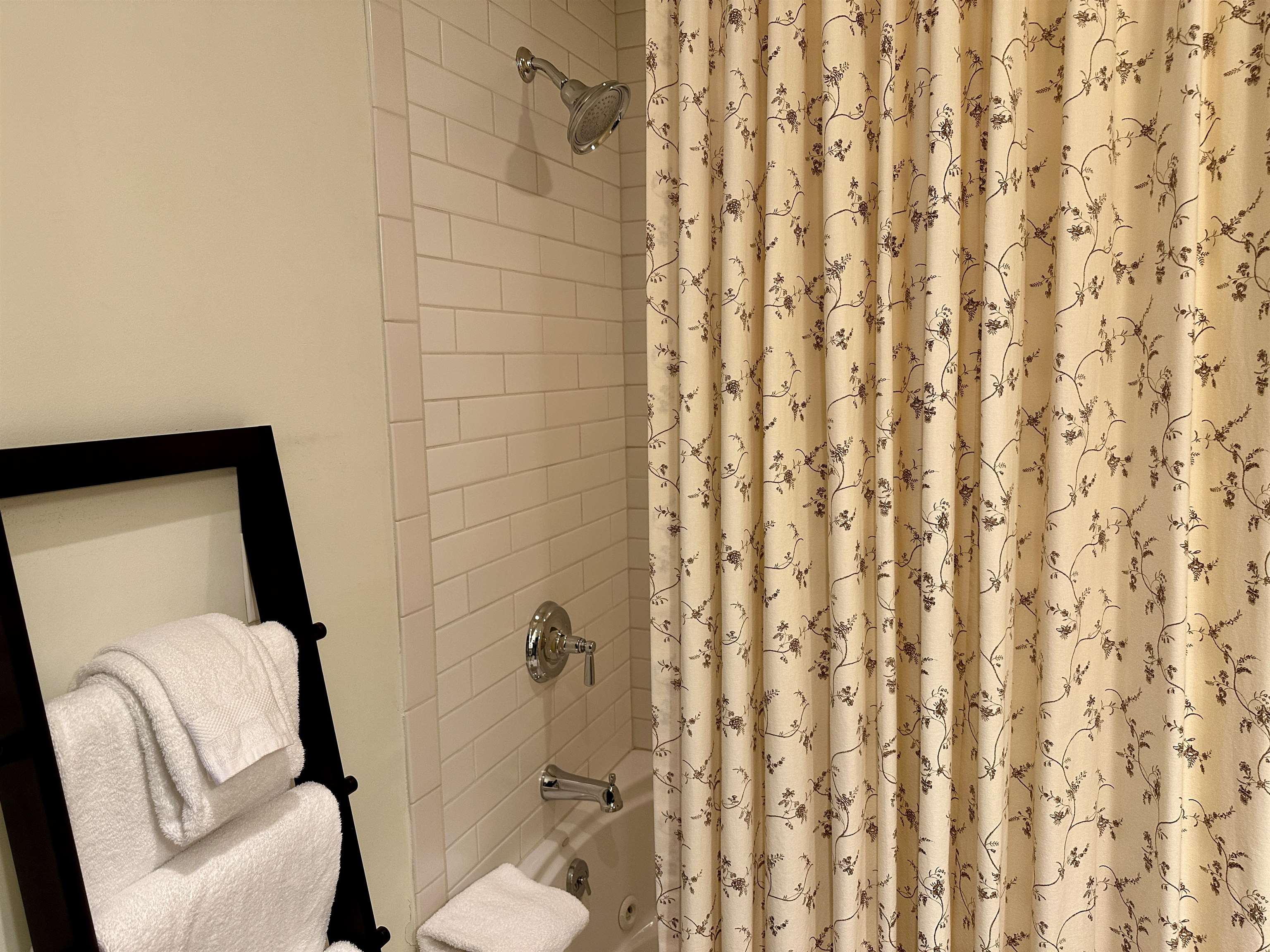 102 Forest Drive, Unit 322 (PLUS LOCKOUT 422)/ I CLAY BROOK AT SUGARBUSH Warren, VT 05674 - Photo 19 of 30