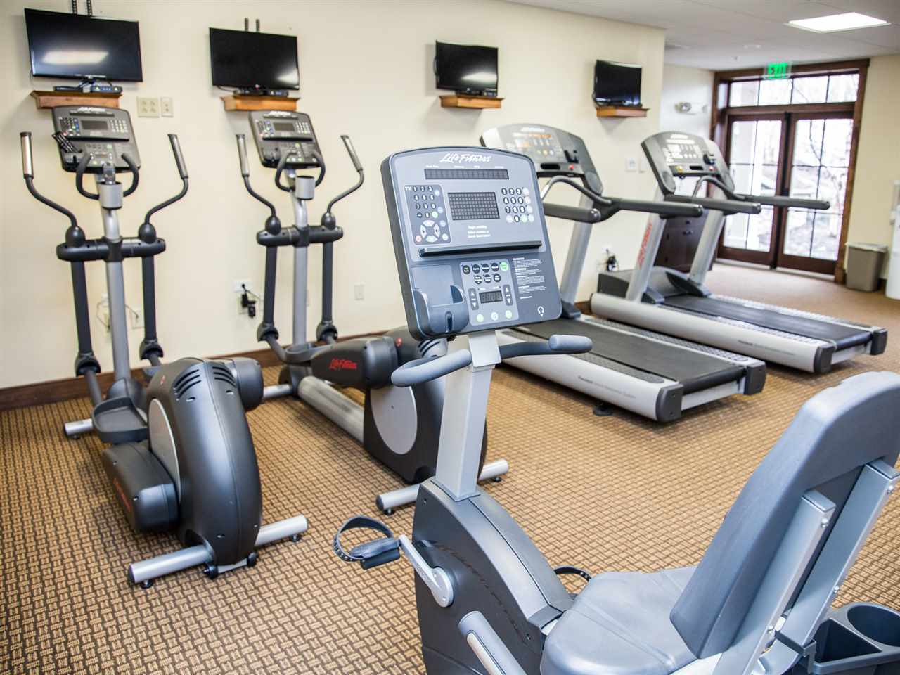 102 Forest Drive, Unit 322 (PLUS LOCKOUT 422)/ I CLAY BROOK AT SUGARBUSH Warren, VT 05674 - Photo 27 of 30