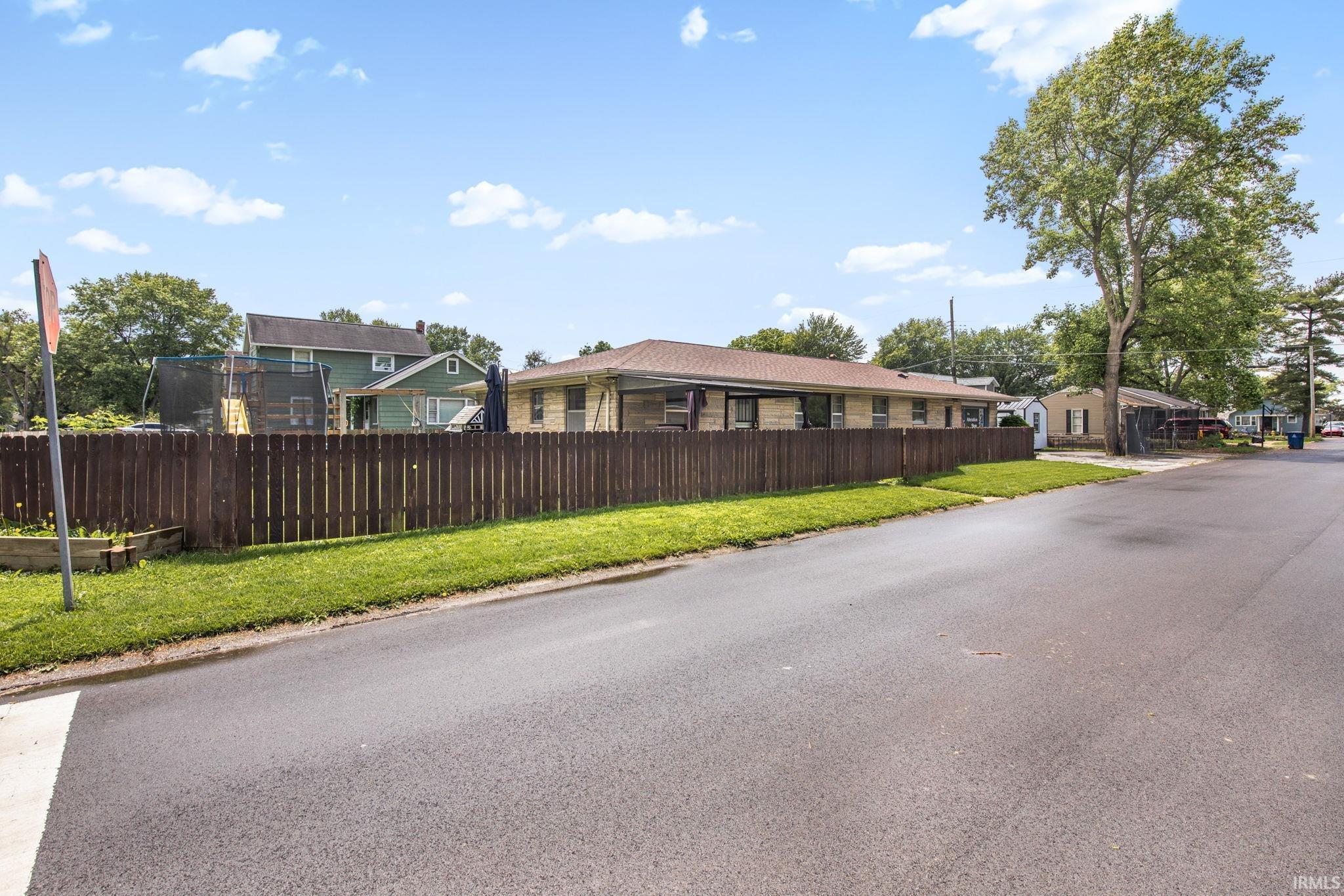 401 West 39th Street Marion, IN 46953 - Photo 3 of 36