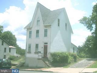 226 Chestnut Street Spring City, PA 19475 - Photo 1 of 6 front view of a house