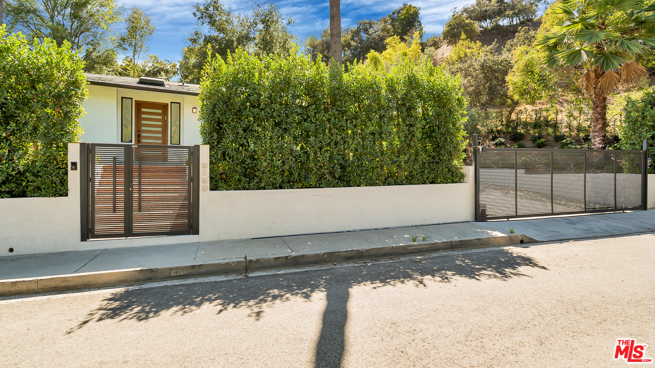 8160 Amor Road Los Angeles, CA 90046 - Photo 1 of 35 Gallery Image 1