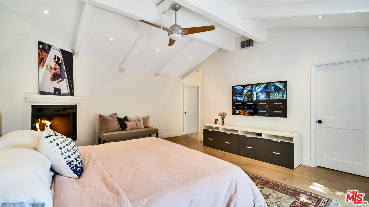 8160 Amor Road Los Angeles, CA 90046 - Photo 16 of 35 Gallery Image 16