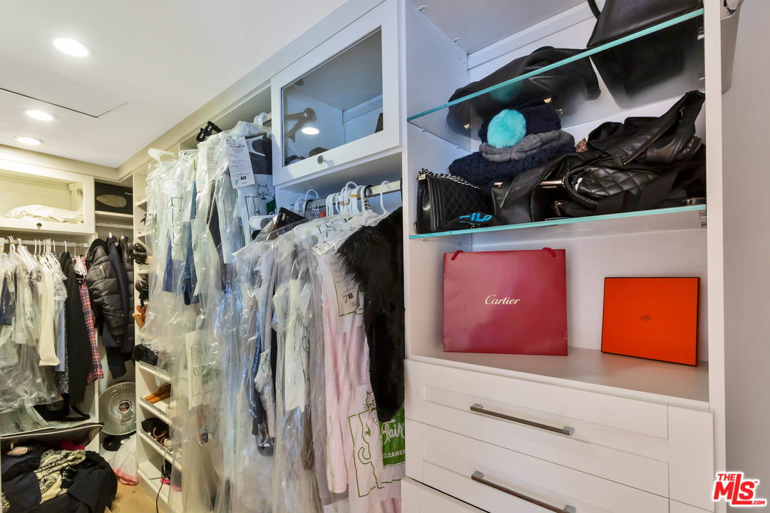 8160 Amor Road Los Angeles, CA 90046 - Photo 19 of 35 Gallery Image 19