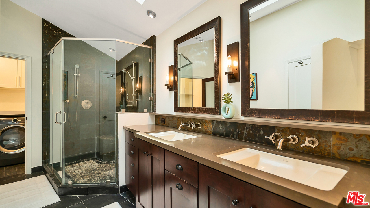 8160 Amor Road Los Angeles, CA 90046 - Photo 21 of 35 Gallery Image 21