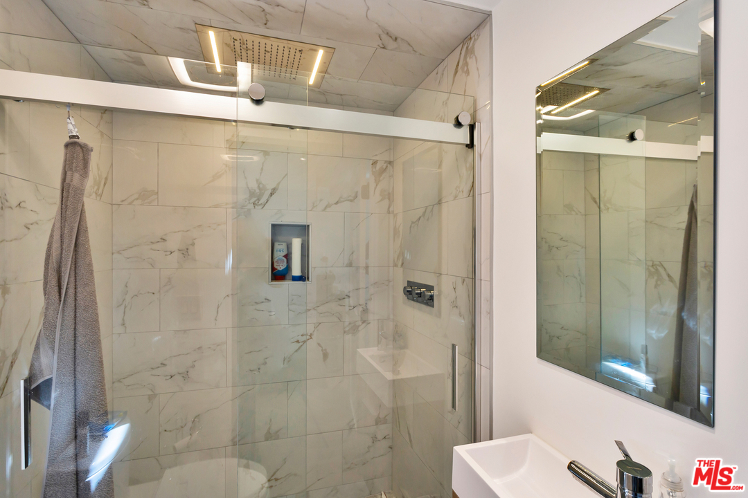 8160 Amor Road Los Angeles, CA 90046 - Photo 27 of 35 Gallery Image 27