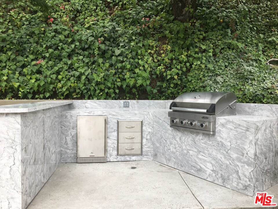 8160 Amor Road Los Angeles, CA 90046 - Photo 35 of 35 Gallery Image 35