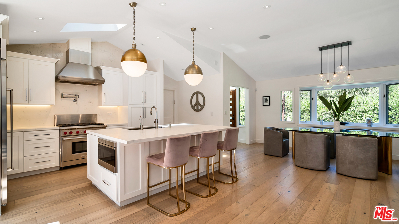 8160 Amor Road Los Angeles, CA 90046 - Photo 6 of 35 Gallery Image 6
