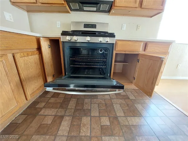 $1,750 | 514 West Dolphin Peak Court, North Las Vegas, NV 89084