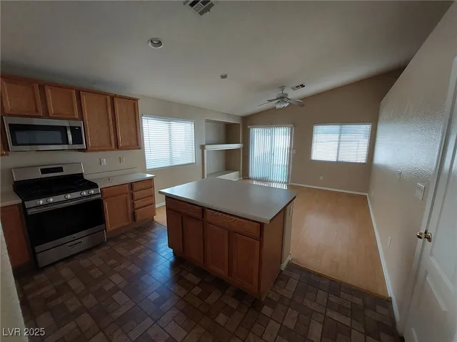 $1,750 | 514 West Dolphin Peak Court, North Las Vegas, NV 89084