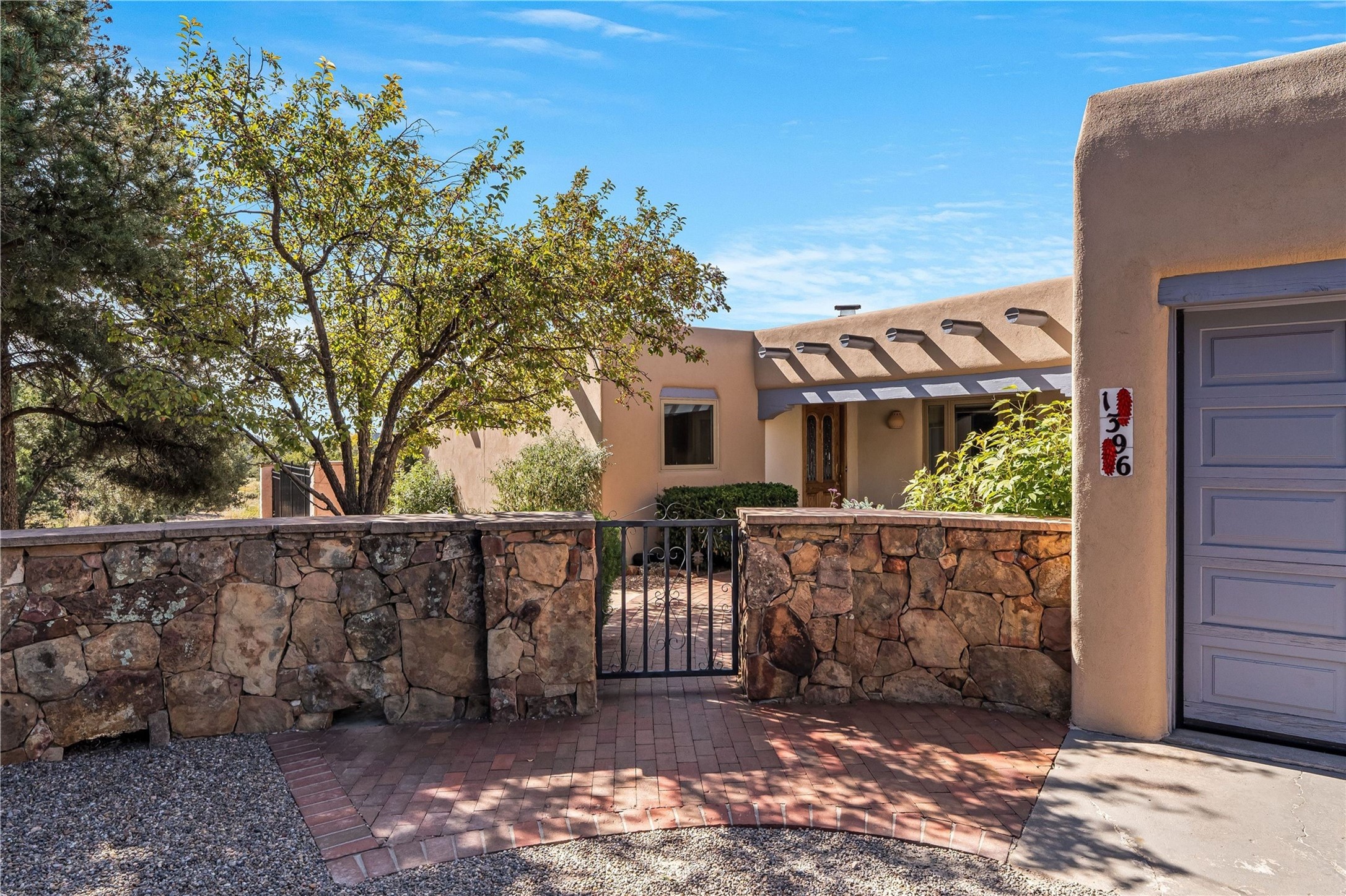 1396 Hyde Park Road Santa Fe, NM 87501 - Photo 2 of 47