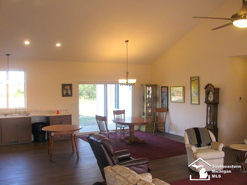 721 Strasburg Road Monroe, MI 48161 - Photo 10 of 18 GREAT ROOM