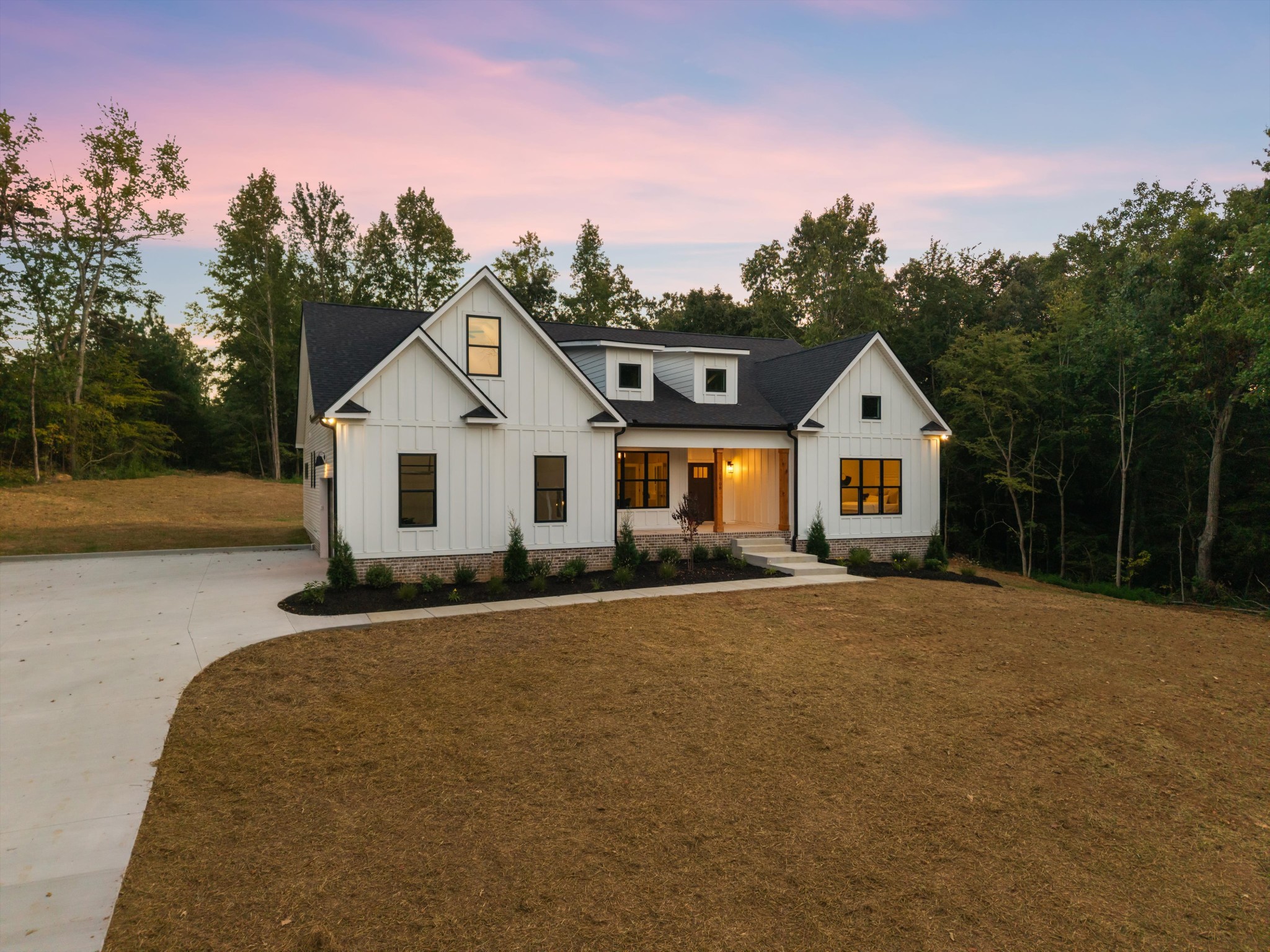 1708 Hogue Road Clarksville, TN 37040 - Photo 1 of 74 Gallery Image 1