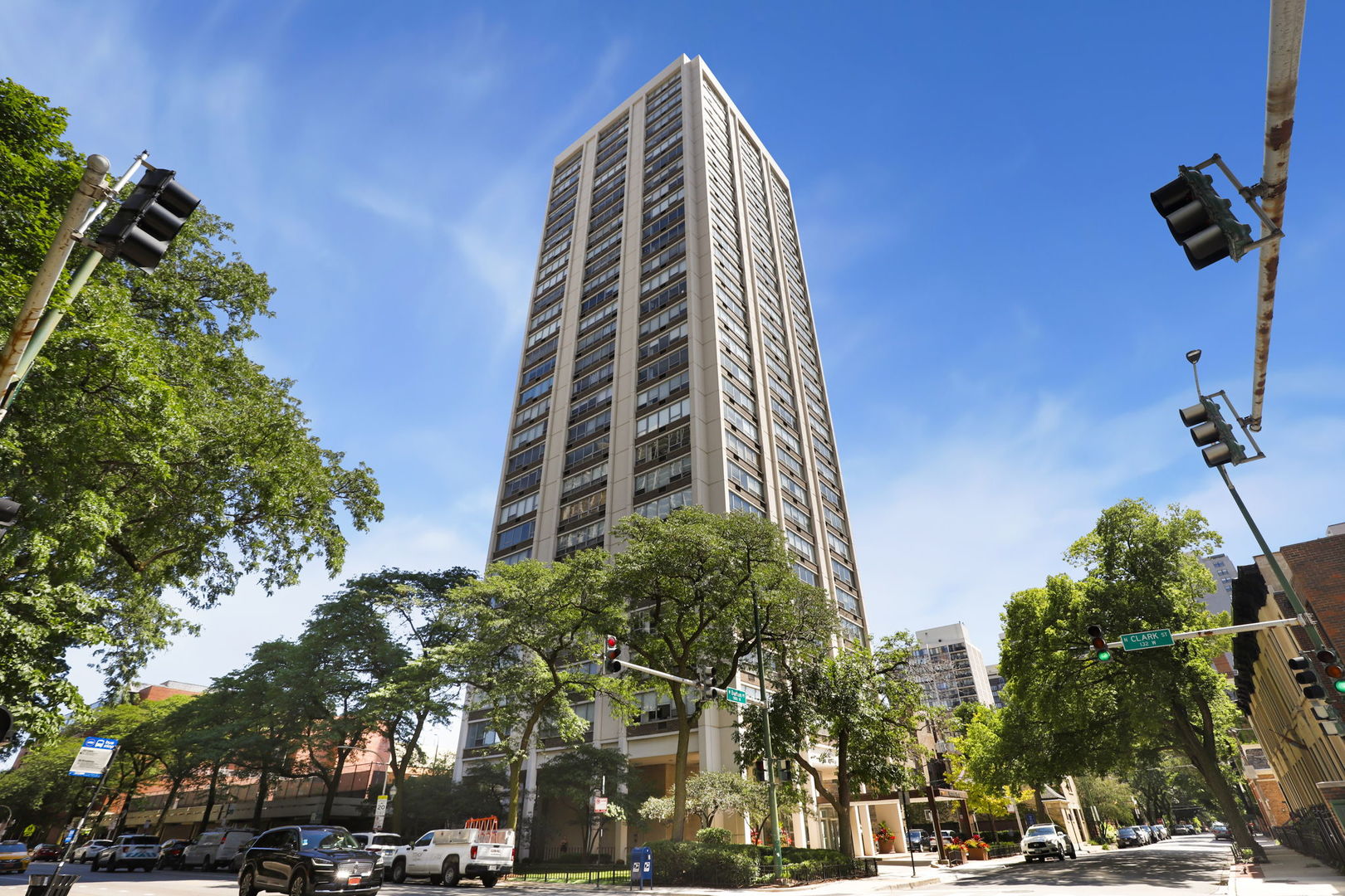 70 West Burton Pl Unit 706F  