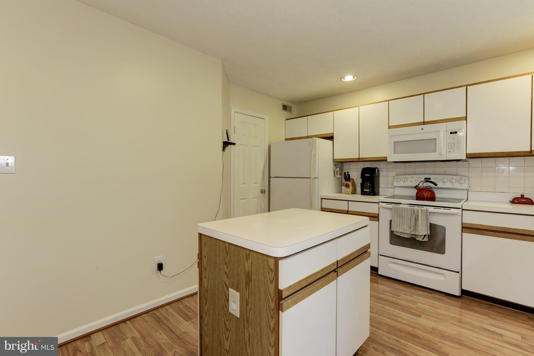 2156 Commissary Circle Odenton, MD 21113 - Photo 10 of 30 Kitchen