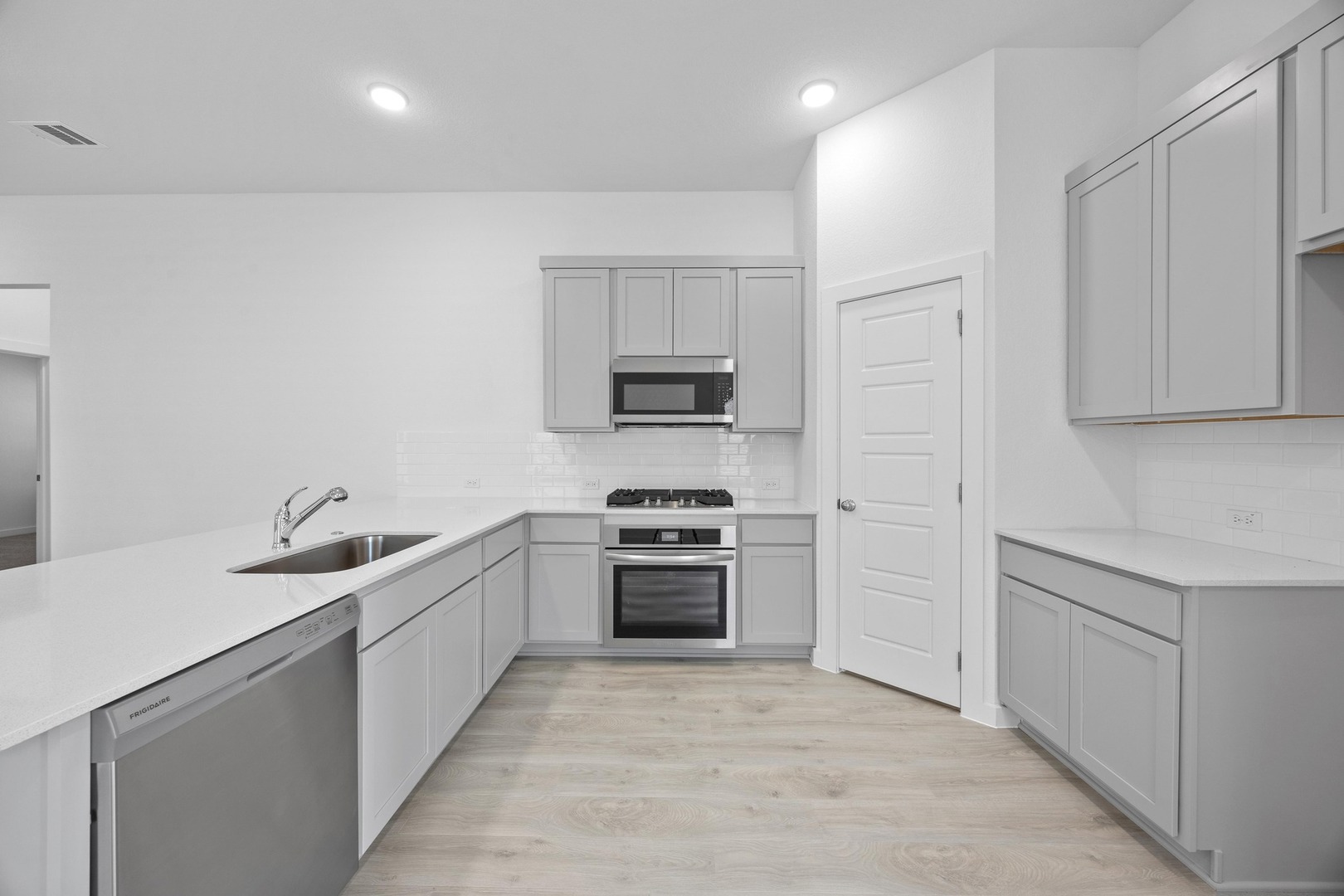 186 Hornet Street Elgin, TX 78621 - Photo 11 of 35