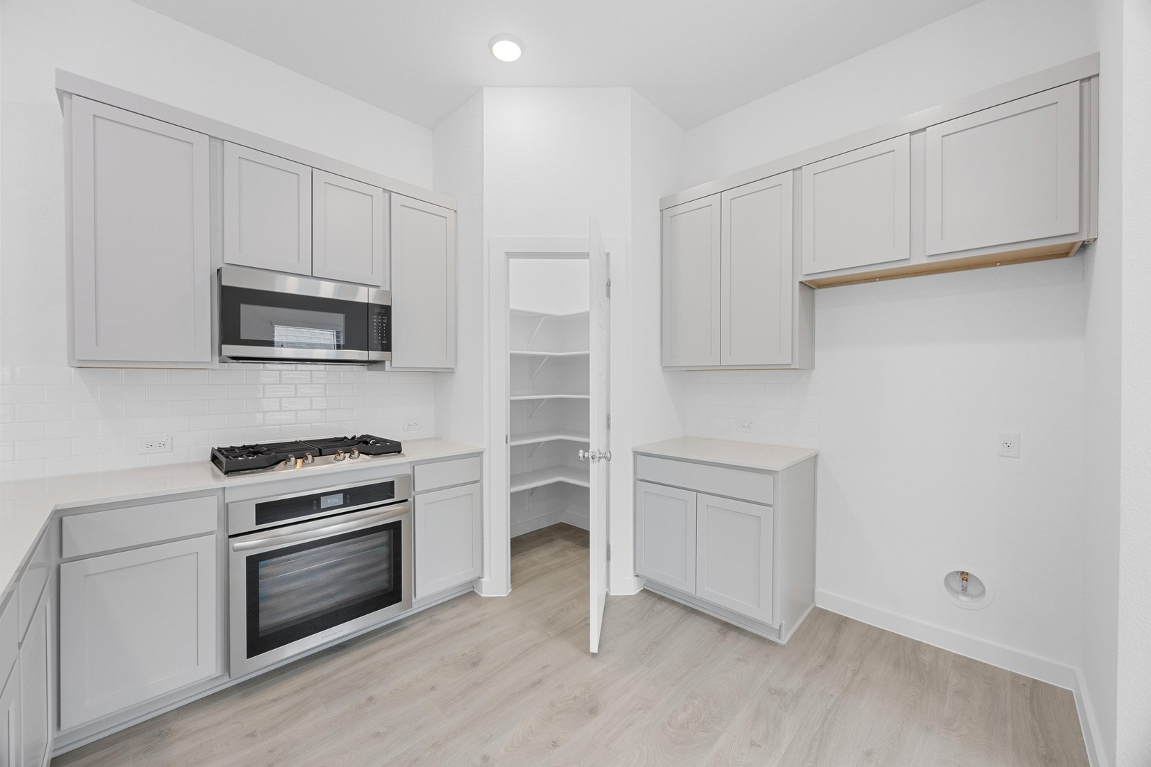 186 Hornet Street Elgin, TX 78621 - Photo 14 of 35