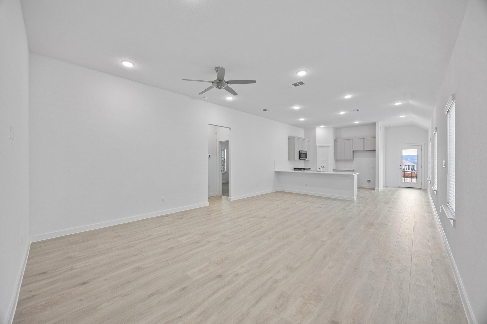 186 Hornet Street Elgin, TX 78621 - Photo 6 of 35