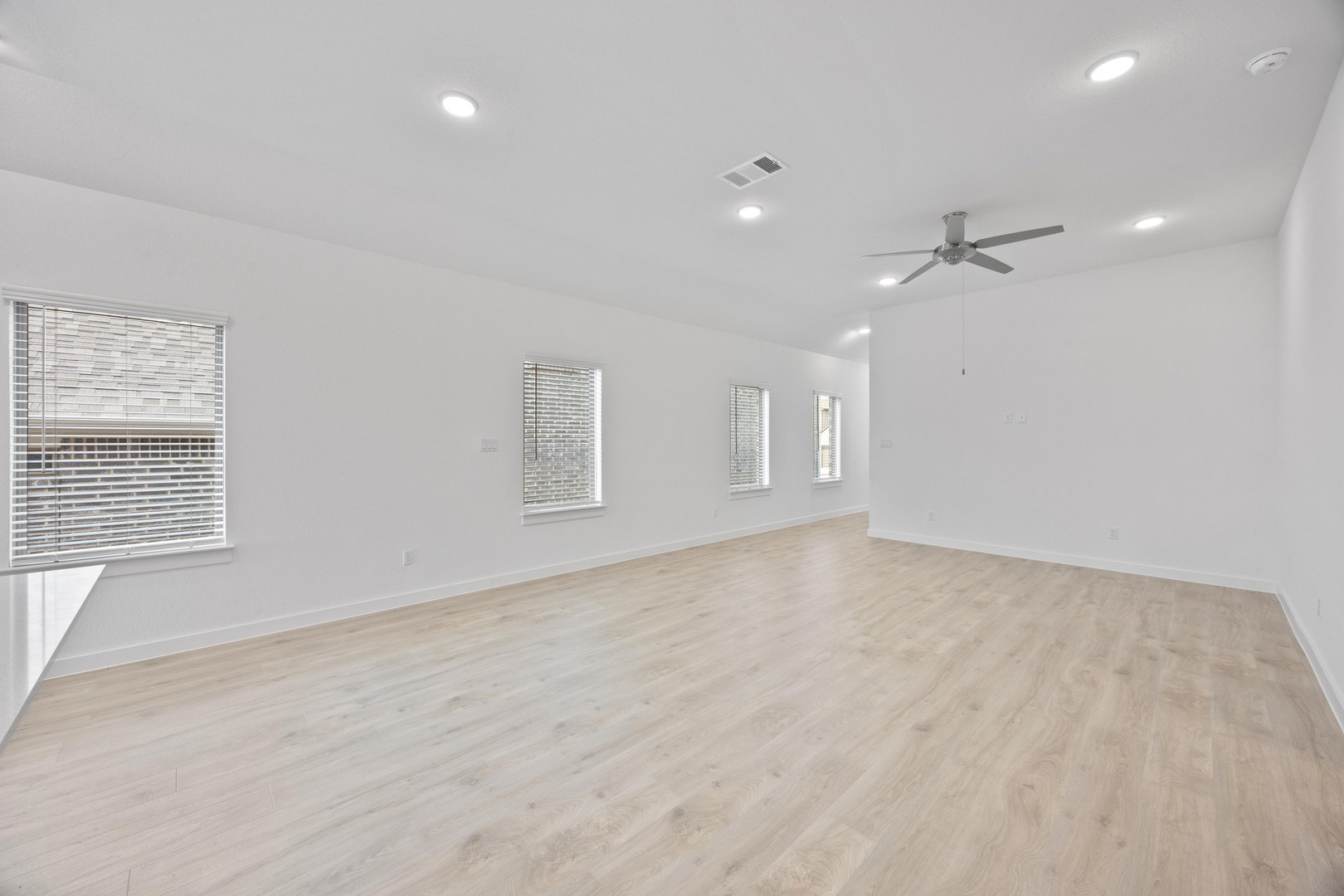 186 Hornet Street Elgin, TX 78621 - Photo 8 of 35