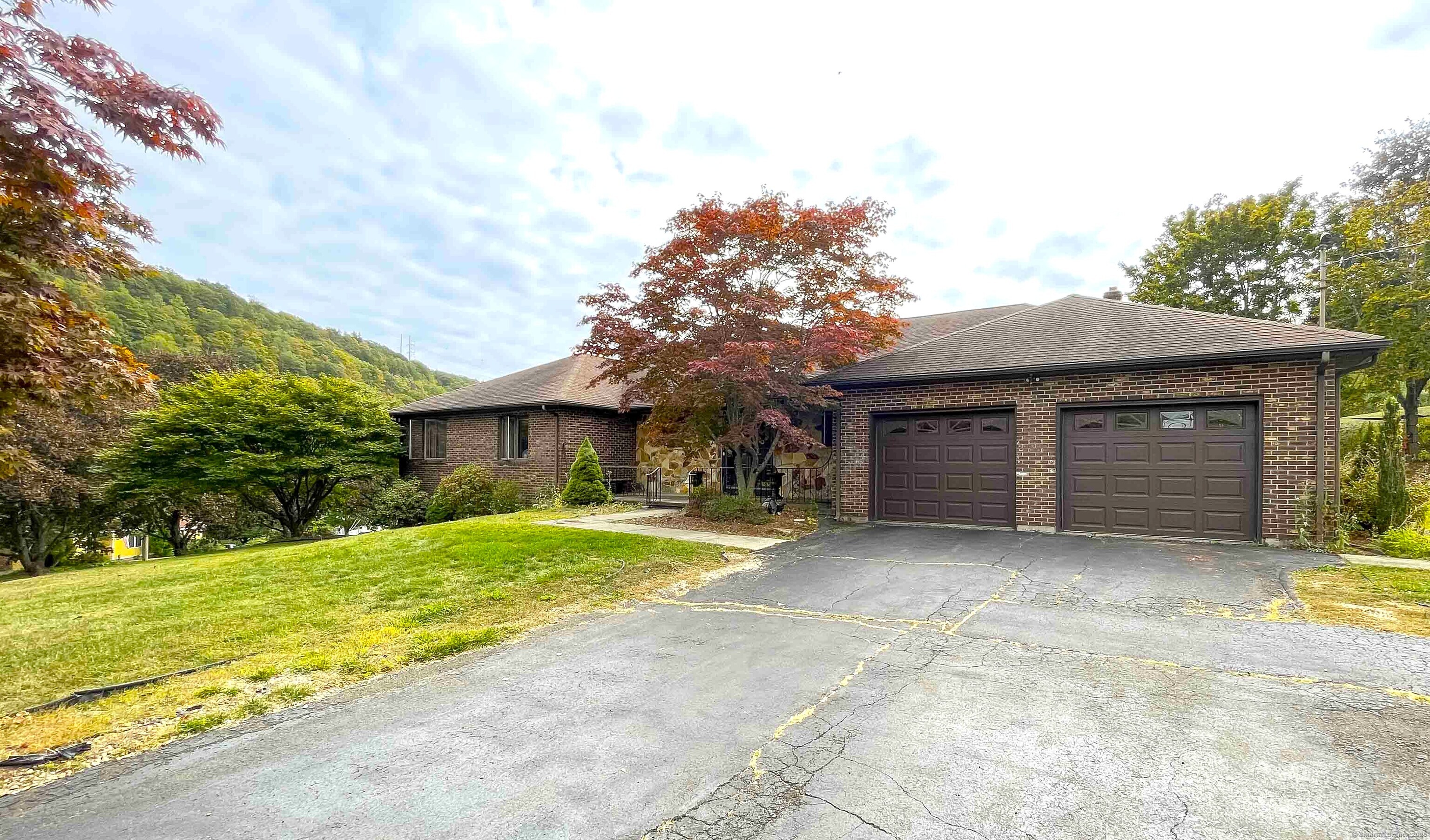 46 Cliffside Drive Wallingford, CT 06492 - Photo 2 of 40