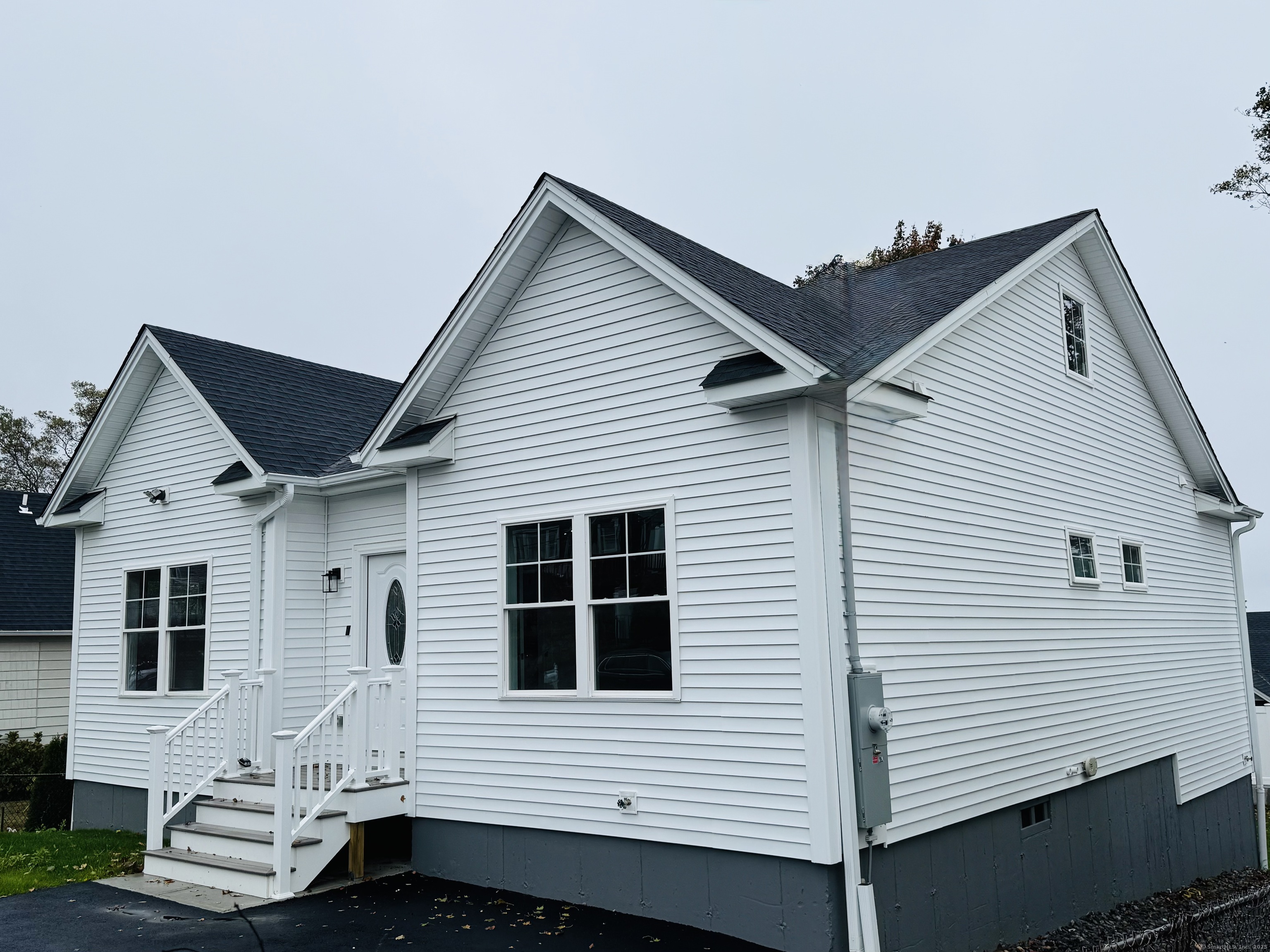 250 Dayton Road Bridgeport, CT 06606 - Photo 2 of 25