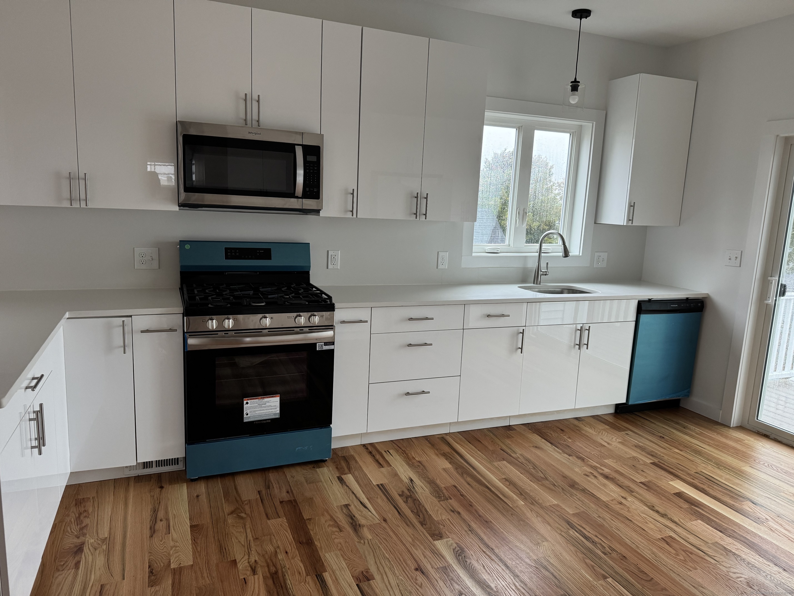 250 Dayton Road Bridgeport, CT 06606 - Photo 7 of 25