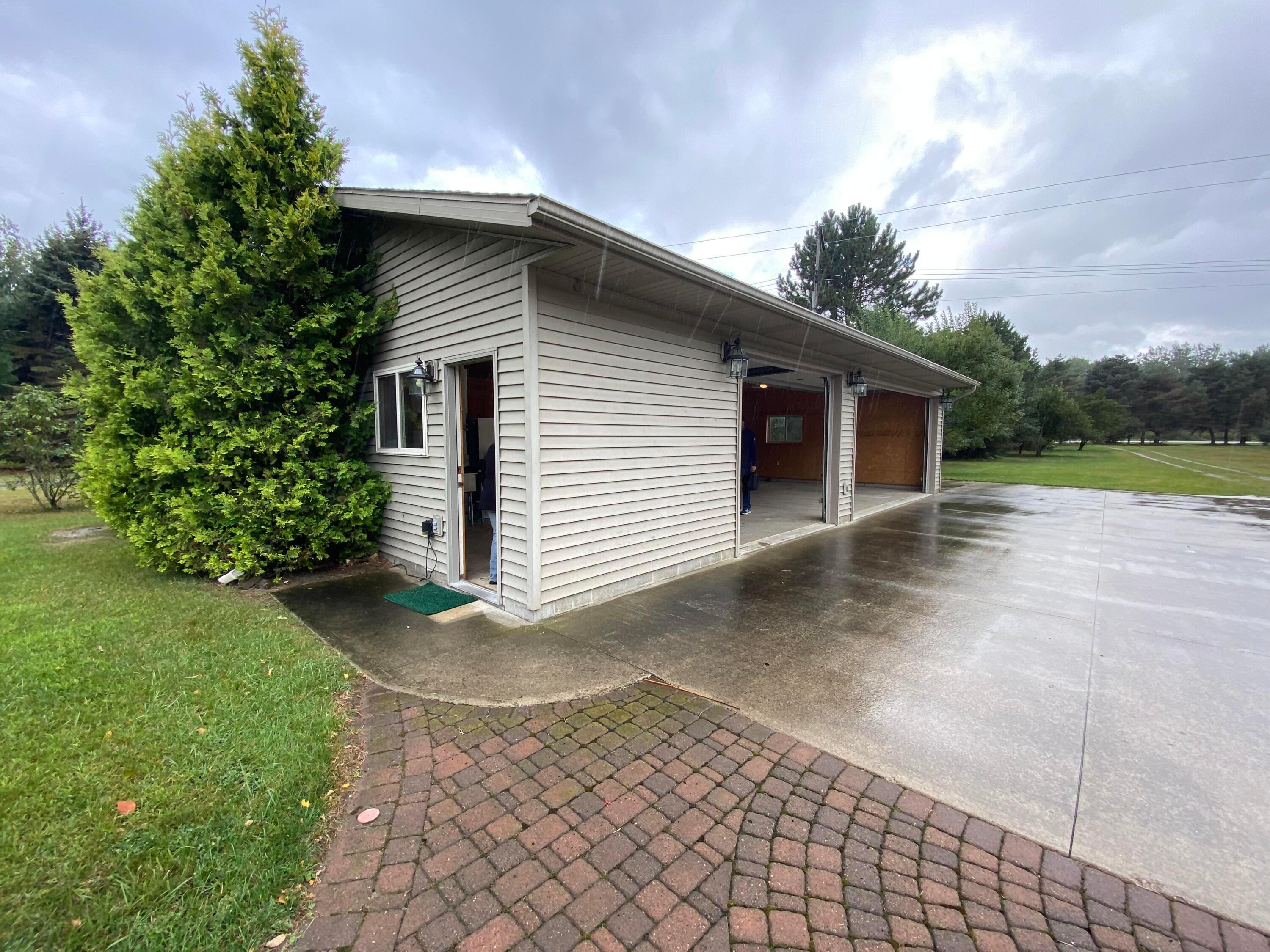 3725 Lakeshore Road Lexington, MI 48450 - Photo 2 of 7 Gallery Image 2