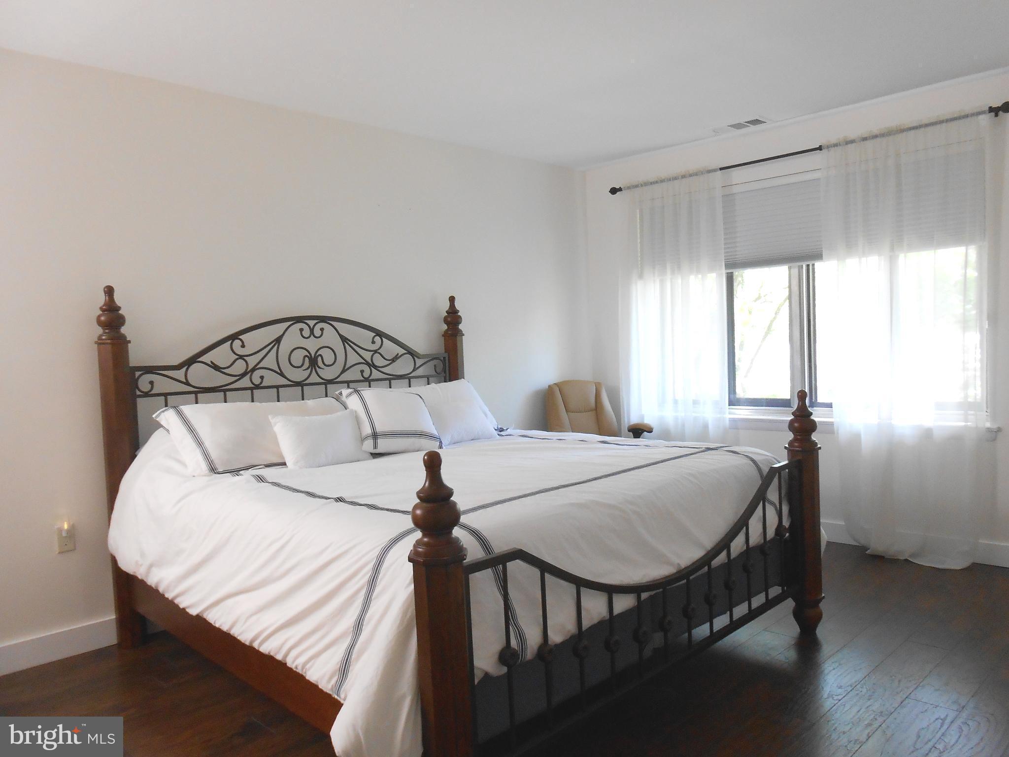 116 Cross Keys Road, Unit R116F Baltimore, MD 21210 - Photo 13 of 26 Bedroom (Master) Plenty of room for King Size Bed