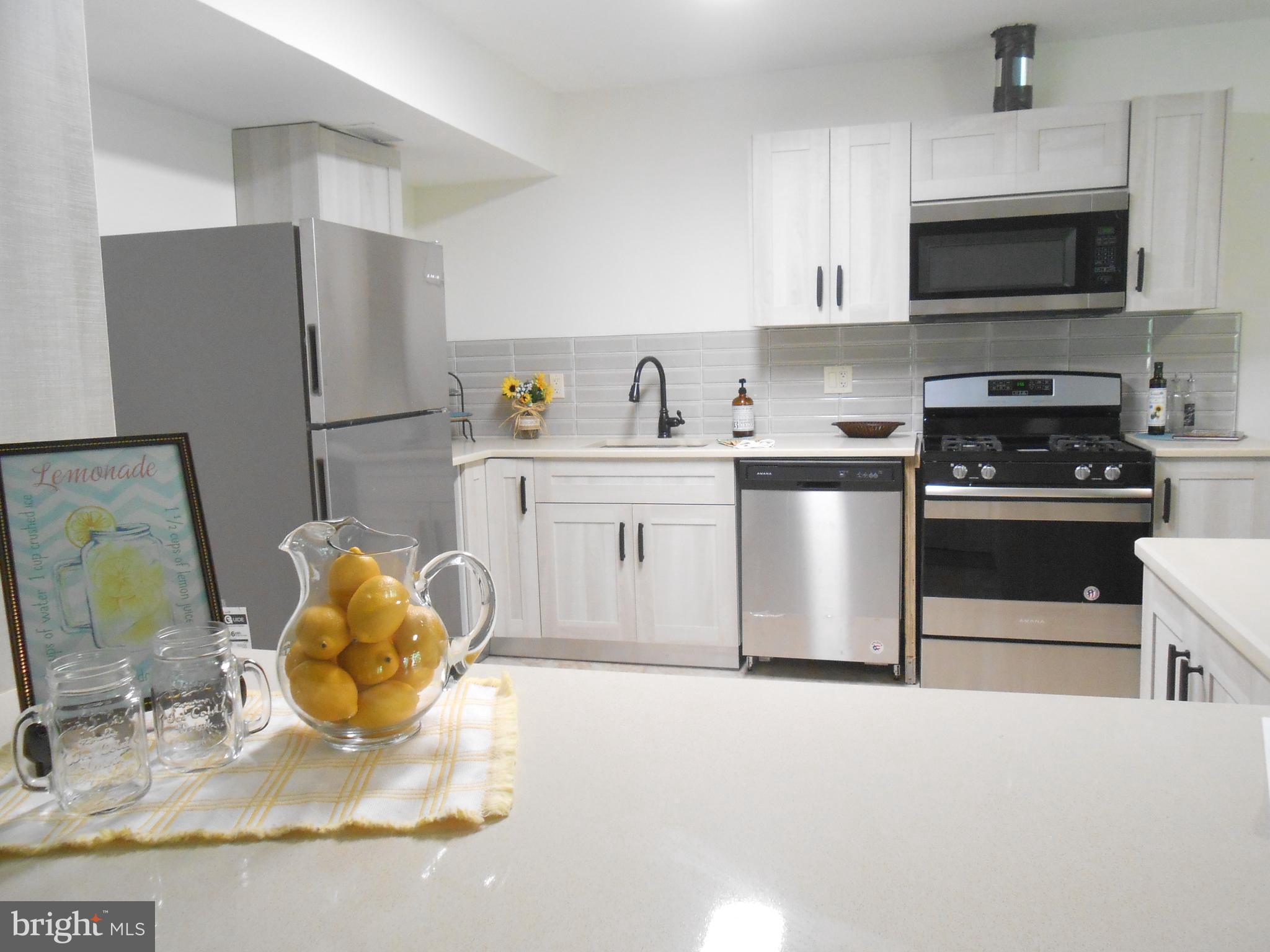 116 Cross Keys Road, Unit R116F Baltimore, MD 21210 - Photo 4 of 26 Spacious and plenty of storage.