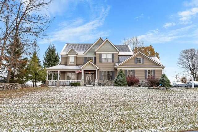 $799,000 | 18 Ridgeview Road, Wilton, NY 12831