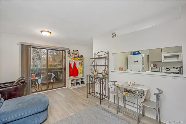 $350,000 | 615 Broadway, Unit 83, Amityville, NY 11701