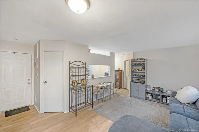 $350,000 | 615 Broadway, Unit 83, Amityville, NY 11701