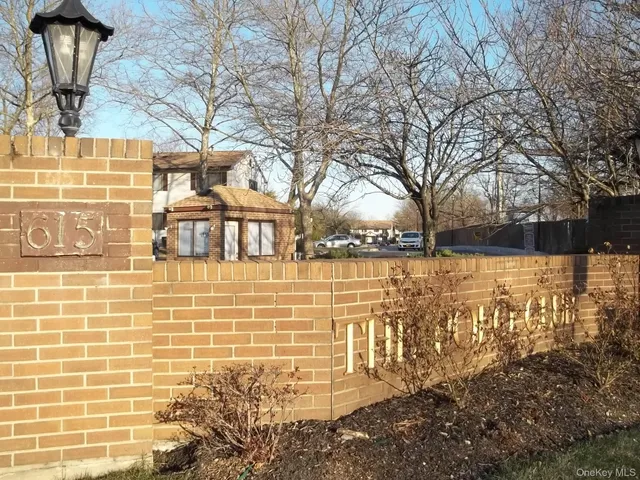 $350,000 | 615 Broadway, Unit 83, Amityville, NY 11701