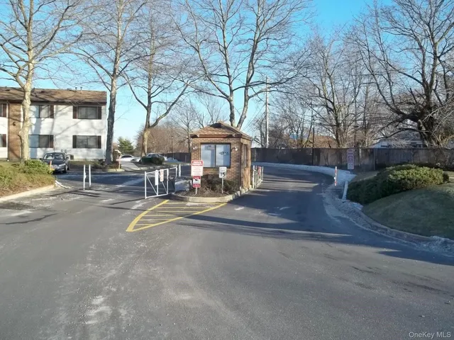 $350,000 | 615 Broadway, Unit 83, Amityville, NY 11701